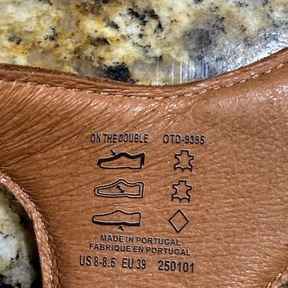 Taos Footwear Tan Leather Buckle Sandals On the Double - Picture 8 of 9